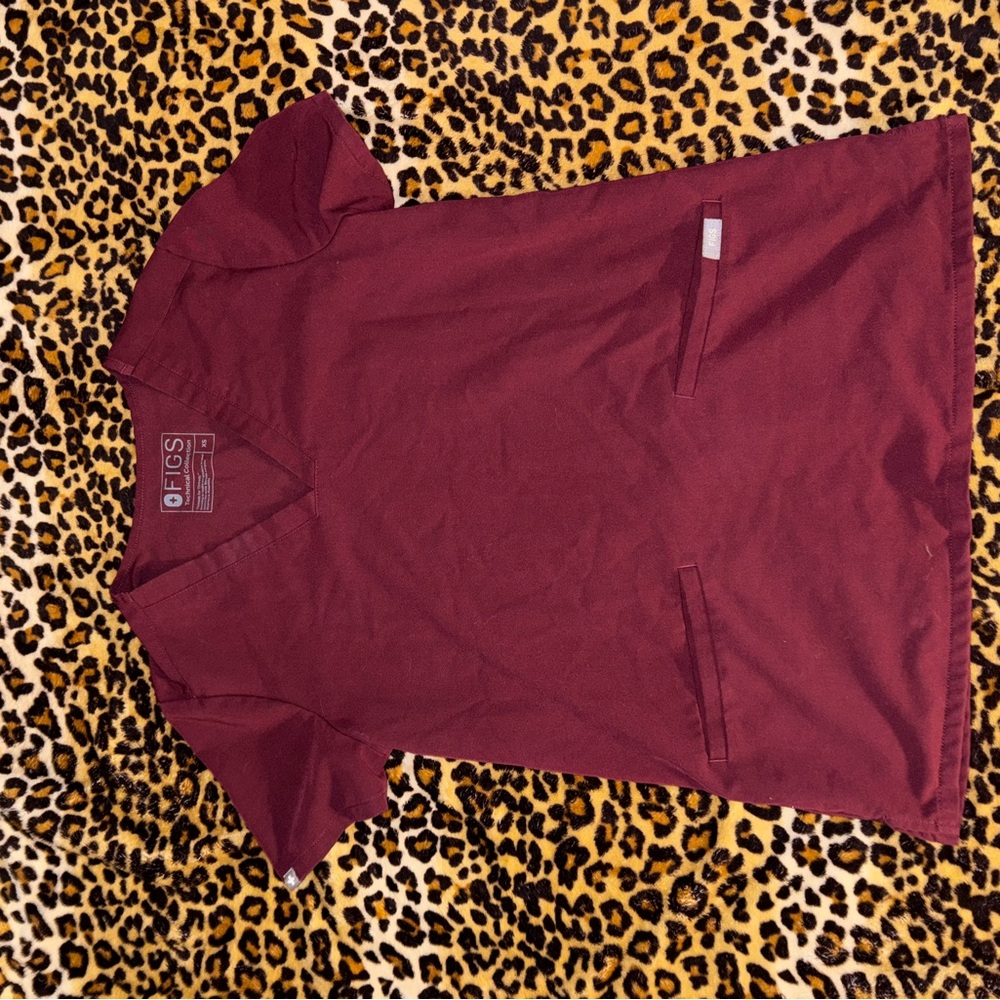 Figs Maroon 2 pocket Scrub Top